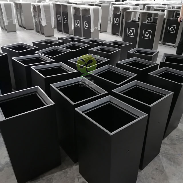 提升公共空間品質(zhì)，深圳金屬垃圾桶助你一臂之力