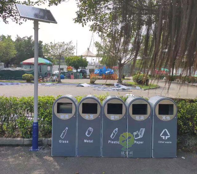 新款多分類果皮箱垃圾分類收集容器太陽能供電，智能滿溢功能通過平臺遠程終端提醒